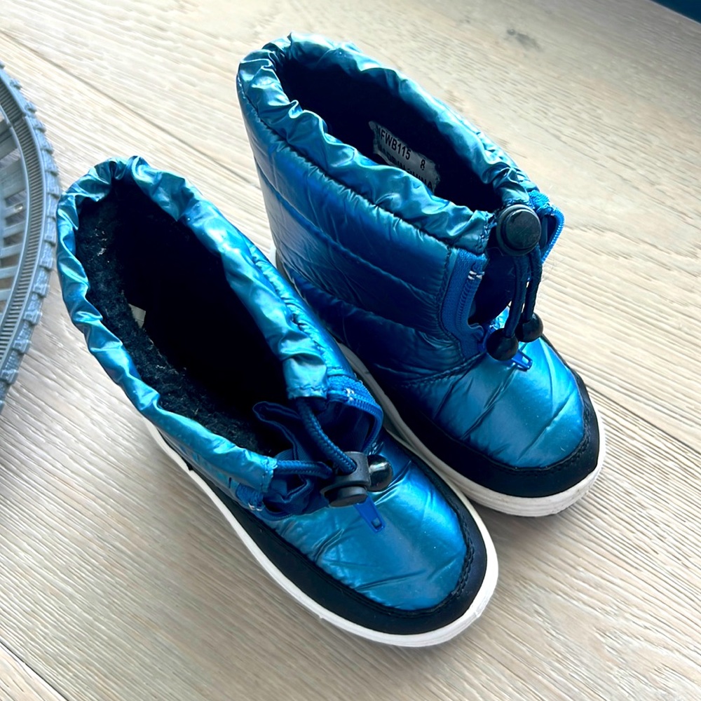 Winter snow shoes toddler. Worn ones to the mountain